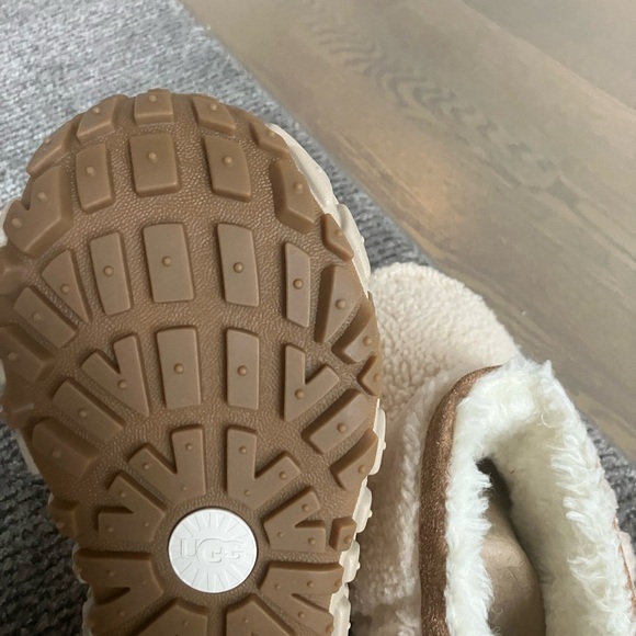 Venture Daze Ultra Mini Cozy Ugg - Picture 6 of 8